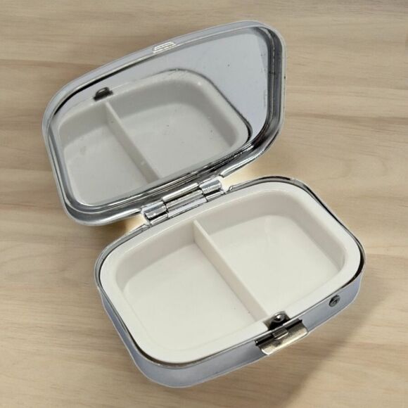 Golden Girls Pill Box Silver Medicine Tin Case FRIEND GIFT Portable Purse Size - Picture 3 of 8